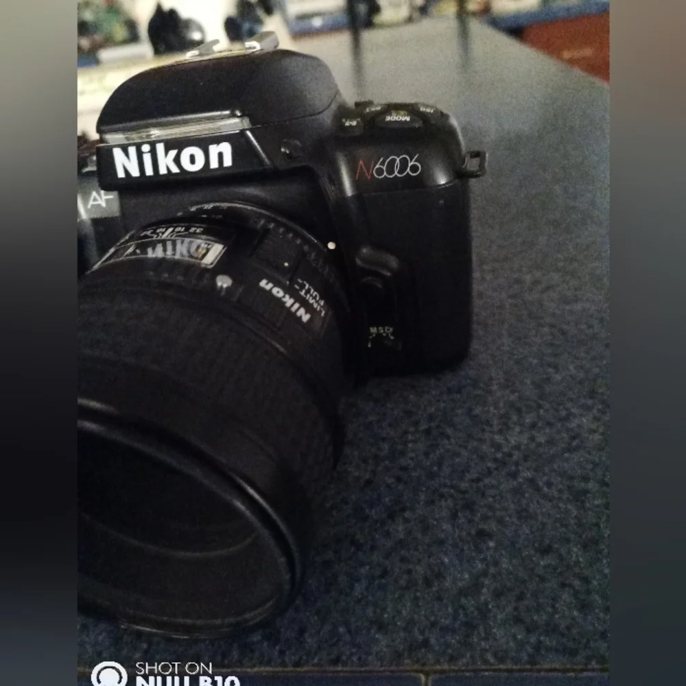 NIKON N6006